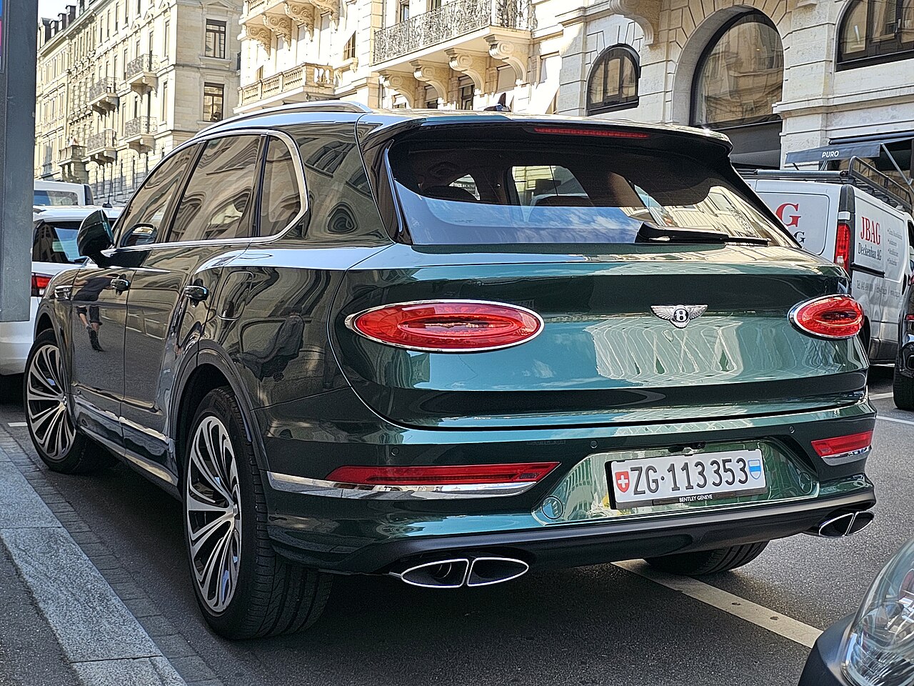 File:Bentley Bentayga Hybrid FL Verdant (11).jpg