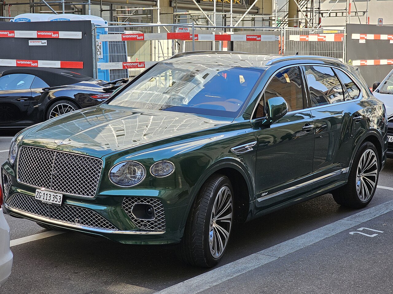 File:Bentley Bentayga Hybrid FL Verdant (1).jpg