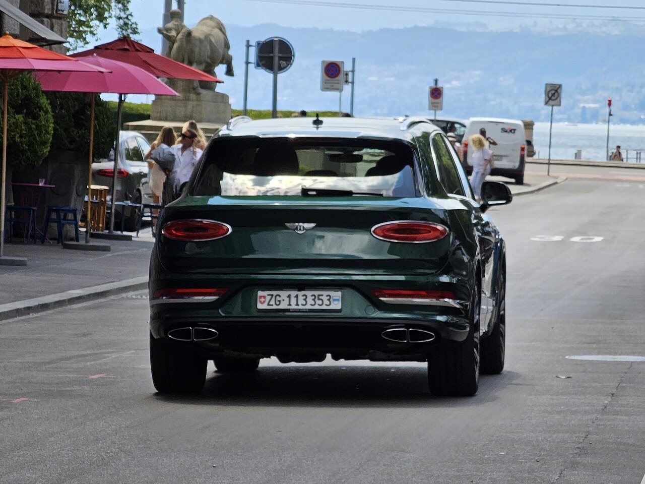File:Bentley Bentayga Hybrid FL Verdant (12).jpg