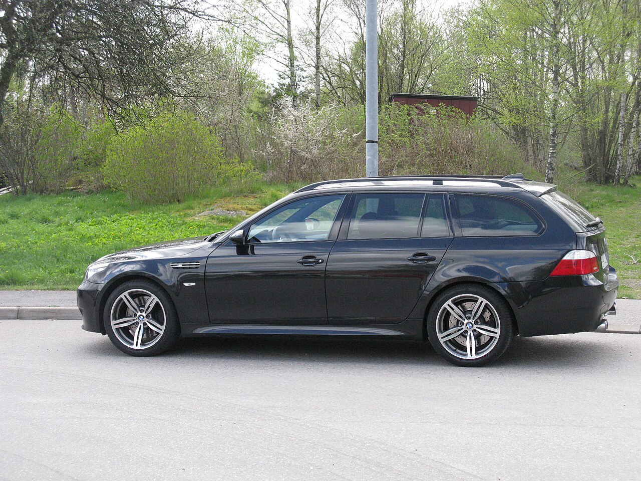 File:BMW M5 Touring E61 (7179230586).jpg